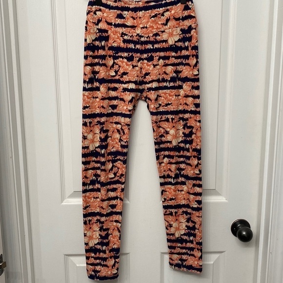 🔥 5/$25 LuLaRoe Leggings - Picture 1 of 11